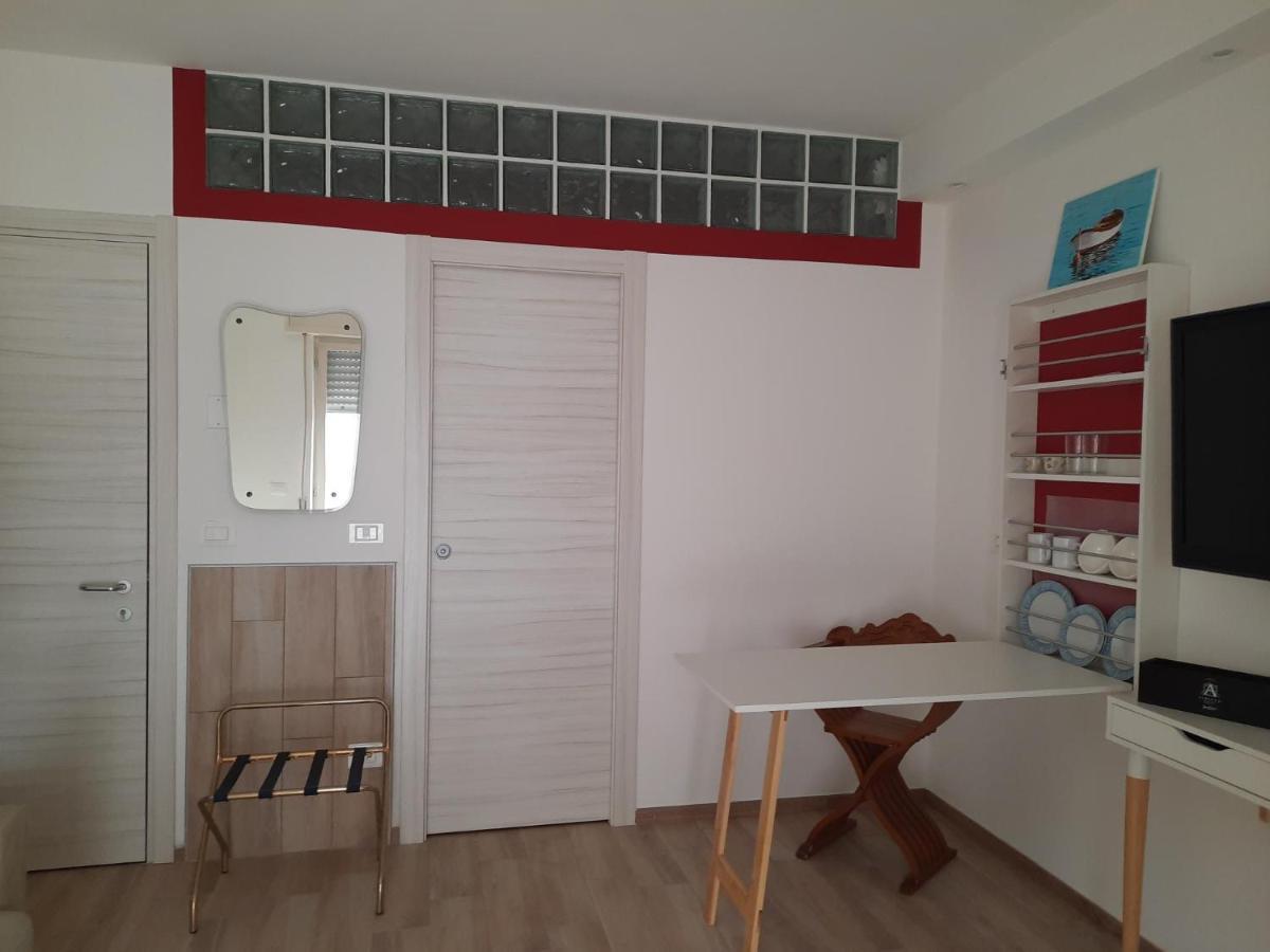 Adg Emilia 10 Appartamenti Del Garda Peschiera del Garda Exteriör bild