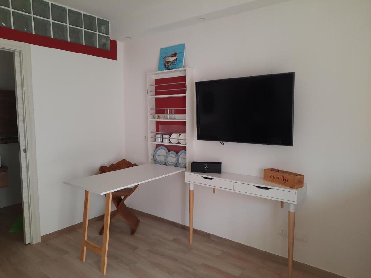 Adg Emilia 10 Appartamenti Del Garda Peschiera del Garda Exteriör bild