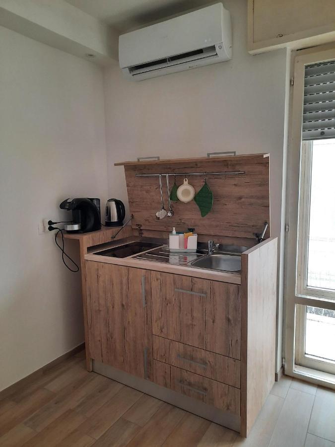 Adg Emilia 10 Appartamenti Del Garda Peschiera del Garda Exteriör bild