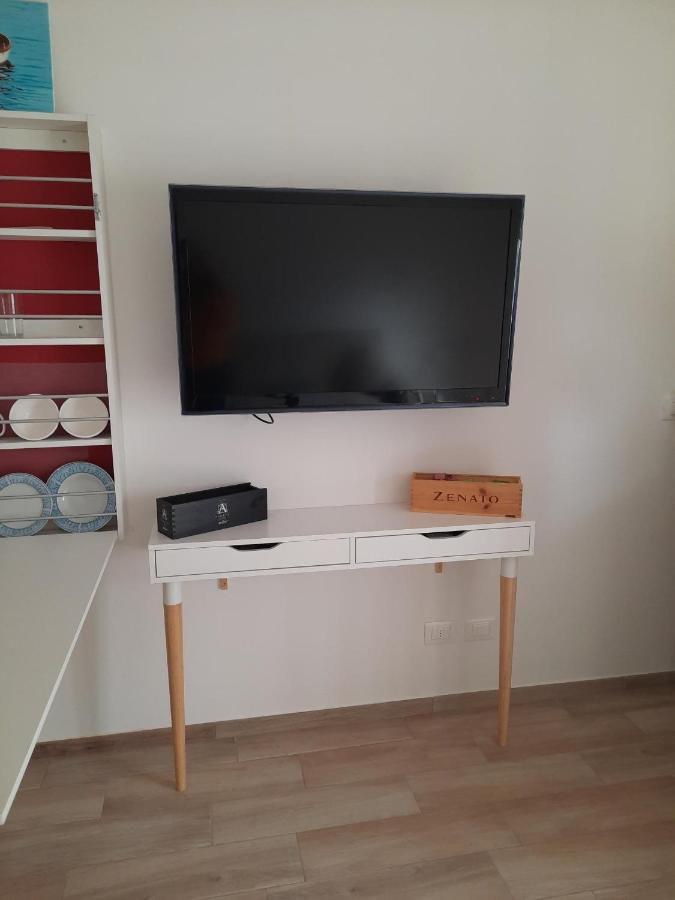 Adg Emilia 10 Appartamenti Del Garda Peschiera del Garda Exteriör bild